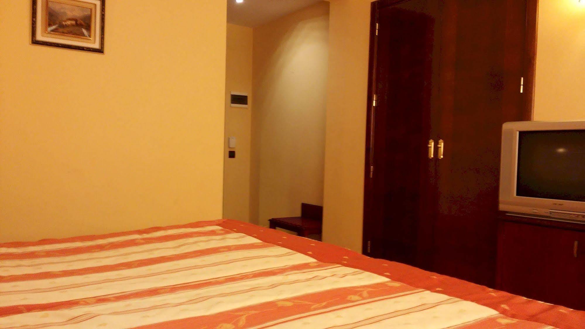 Hotel Puerta De Javalambre 拉普拉蒂沃韦德 外观 照片
